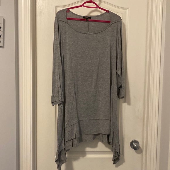 Basic grey tunic with long sides - Picture 1 of 4